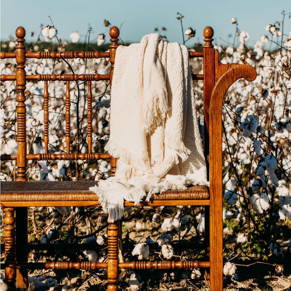 NWT - Covered in cotton 100% cotton throw - the Tate